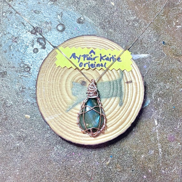 Mesmerizing Mixed Metal Rainbow Labradorite Necklace - Picture 10 of 12